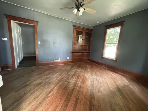 207 Jayne Street Lone Tree IA 52755