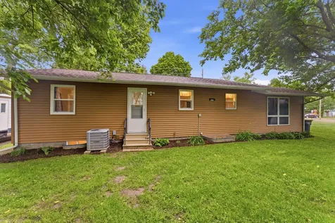 609 Townsend Wapello IA 52653