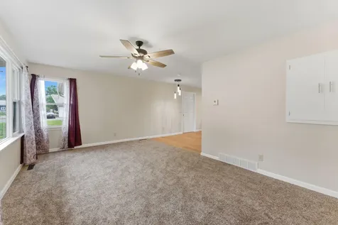 609 Townsend Wapello IA 52653