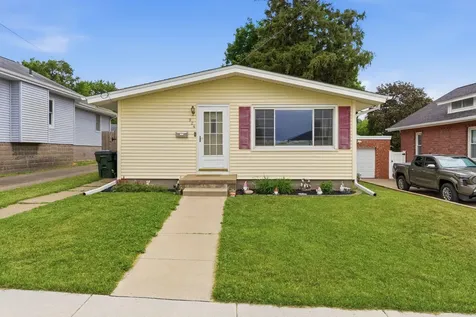 924 Fuller Street Muscatine IA 52761