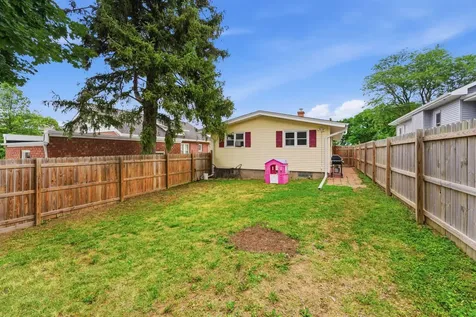 924 Fuller Street Muscatine IA 52761