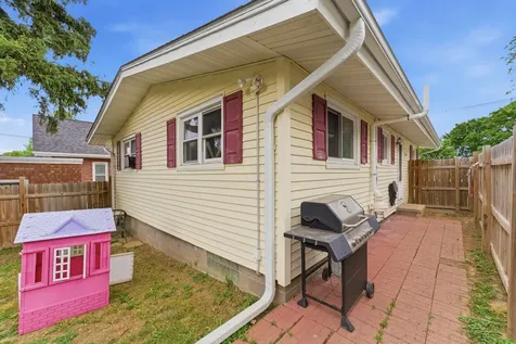924 Fuller Street Muscatine IA 52761