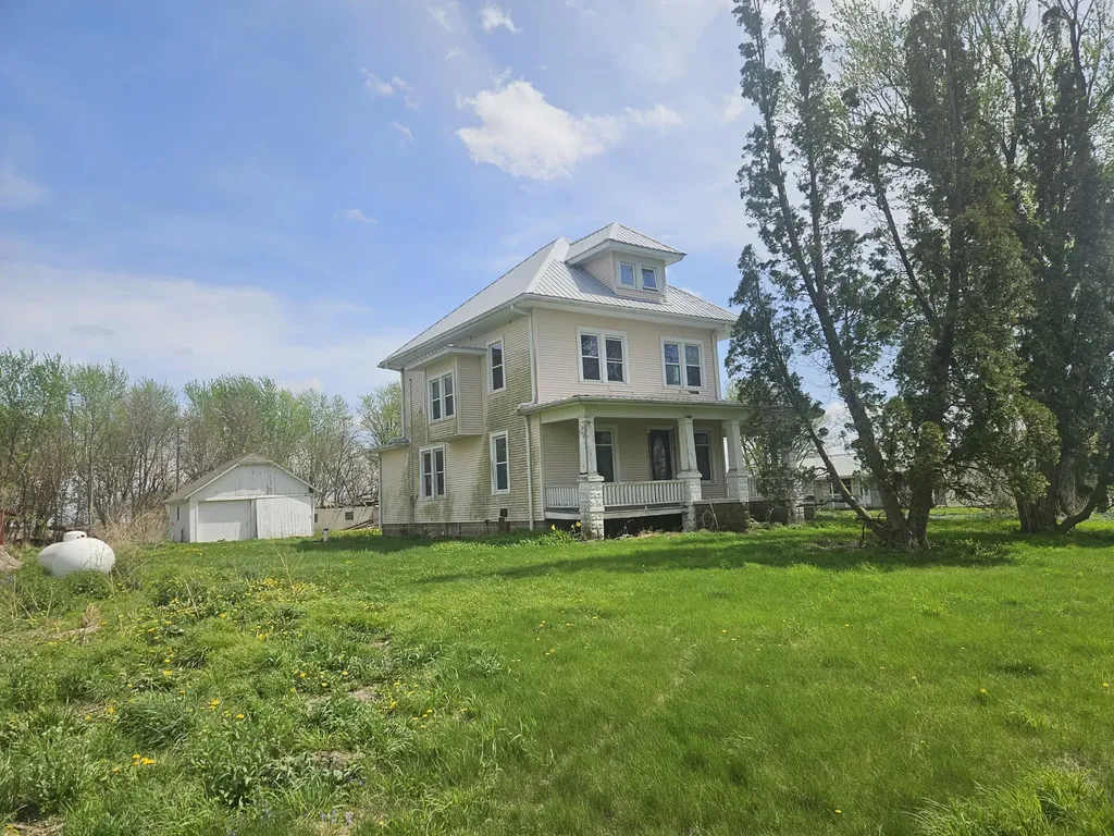 1905 260th Bennett IA 52721