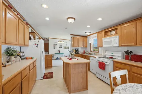 106 Washington Street Grandview IA 52752