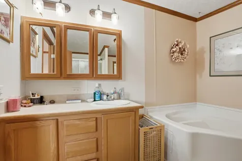 106 Washington Street Grandview IA 52752
