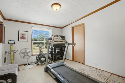 106 Washington Street Grandview IA 52752