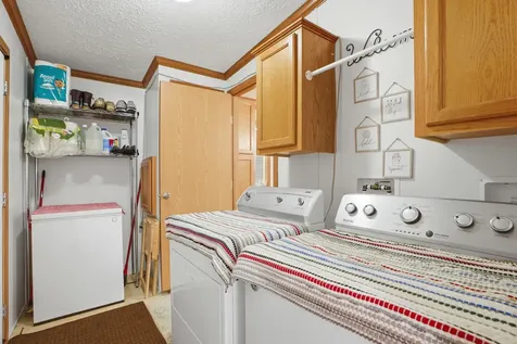 106 Washington Street Grandview IA 52752