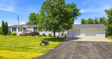 106 Washington Street Grandview IA 52752