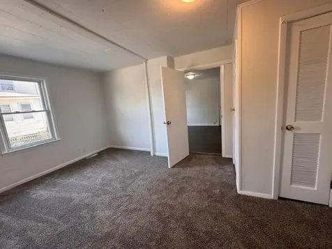 207 Roselawn Muscatine IA 52761
