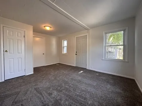 207 Roselawn Muscatine IA 52761