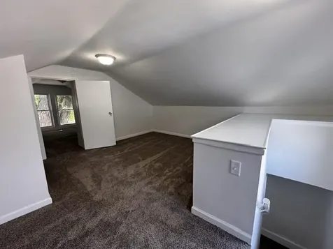 207 Roselawn Muscatine IA 52761