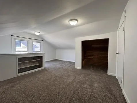 207 Roselawn Muscatine IA 52761