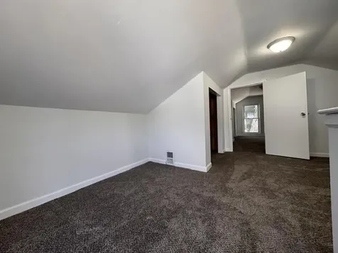 207 Roselawn Muscatine IA 52761