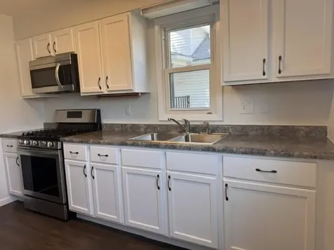 207 Roselawn Muscatine IA 52761