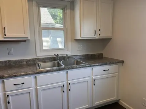 207 Roselawn Muscatine IA 52761