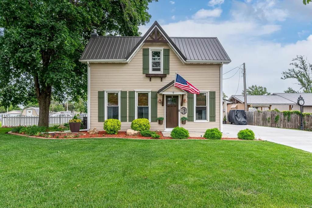 806 Cypress Street Wilton IA 52778