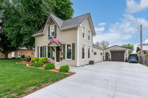806 Cypress Street Wilton IA 52778