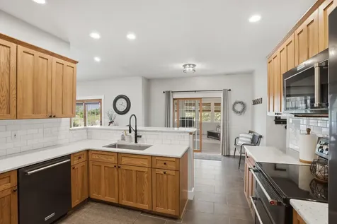 2359 Taylor Avenue Wilton IA 52778