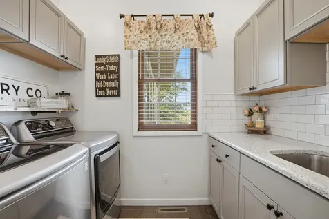 2359 Taylor Avenue Wilton IA 52778