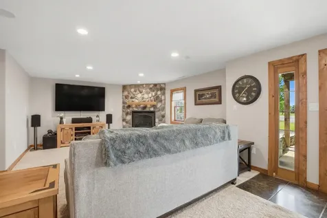2359 Taylor Avenue Wilton IA 52778