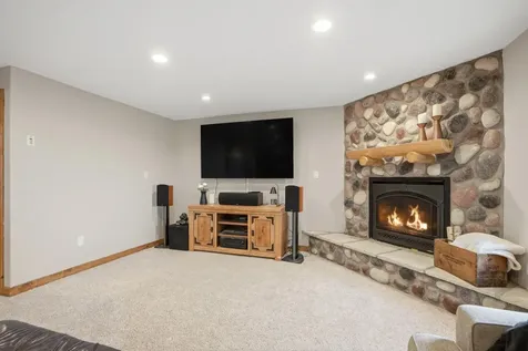 2359 Taylor Avenue Wilton IA 52778