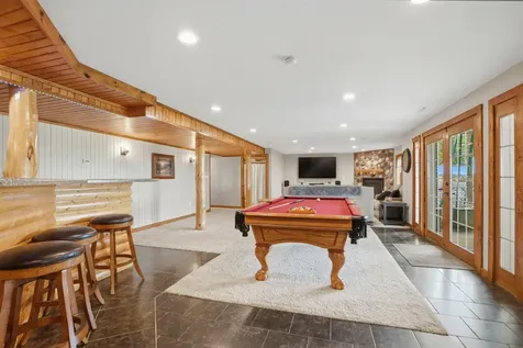 2359 Taylor Avenue Wilton IA 52778