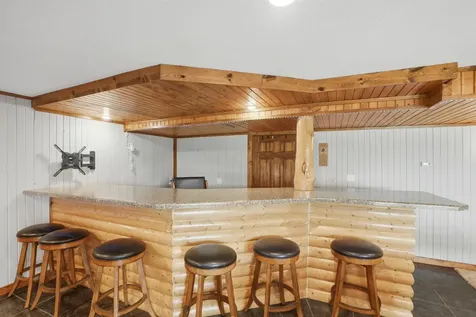 2359 Taylor Avenue Wilton IA 52778