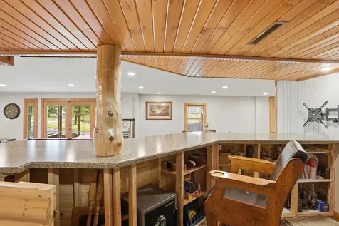 2359 Taylor Avenue Wilton IA 52778