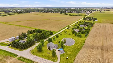 2359 Taylor Avenue Wilton IA 52778
