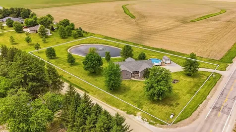 2359 Taylor Avenue Wilton IA 52778