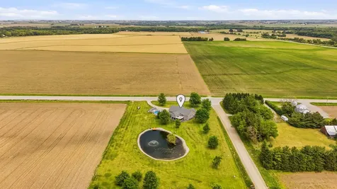 2359 Taylor Avenue Wilton IA 52778