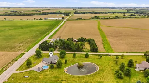 2359 Taylor Avenue Wilton IA 52778