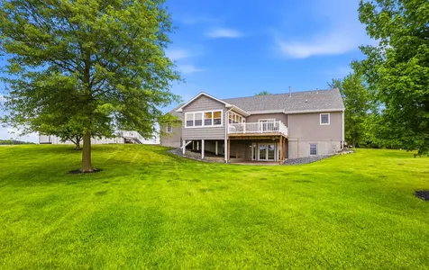 2359 Taylor Avenue Wilton IA 52778