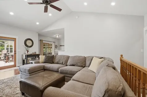 2359 Taylor Avenue Wilton IA 52778
