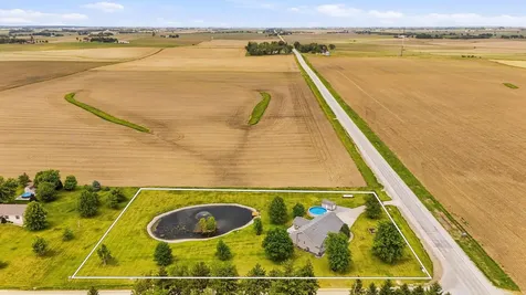 2359 Taylor Avenue Wilton IA 52778