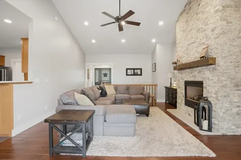 2359 Taylor Avenue Wilton IA 52778