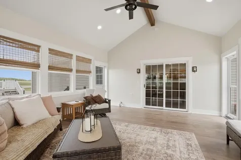 2359 Taylor Avenue Wilton IA 52778