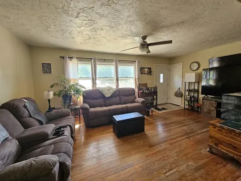 1216 Logan Muscatine IA 52761
