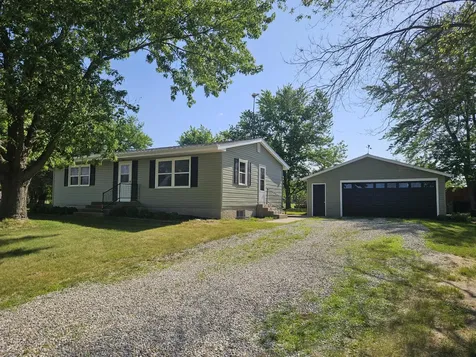 1093 Ocean Moscow IA 52760