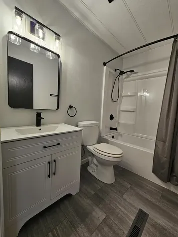 1093 Ocean Moscow IA 52760