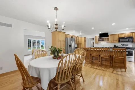 2110 Bay Drive Muscatine IA 52761