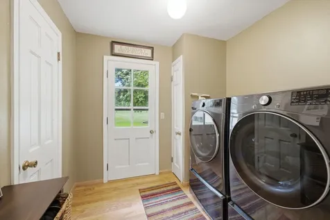 2110 Bay Drive Muscatine IA 52761