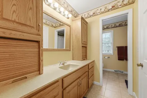 2110 Bay Drive Muscatine IA 52761