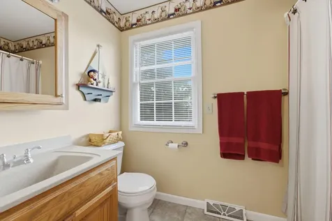 2110 Bay Drive Muscatine IA 52761