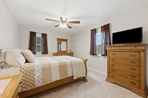2110 Bay Drive Muscatine IA 52761