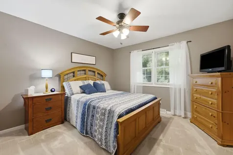 2110 Bay Drive Muscatine IA 52761