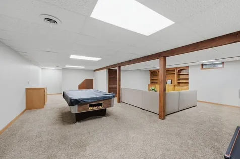 2110 Bay Drive Muscatine IA 52761