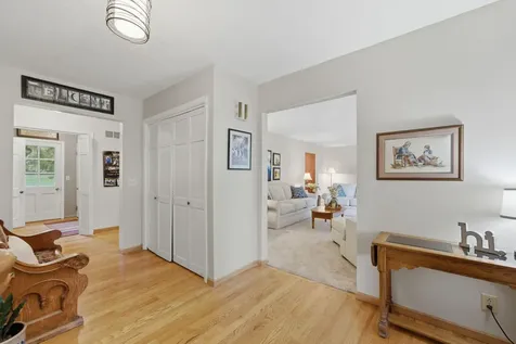 2110 Bay Drive Muscatine IA 52761