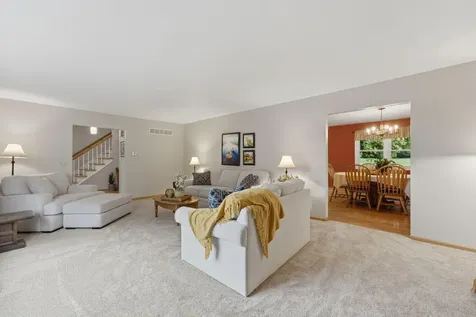 2110 Bay Drive Muscatine IA 52761