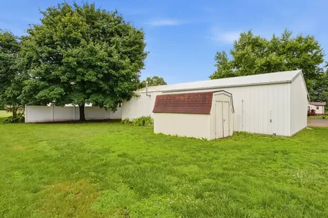 408 Burlington Street Conesville IA 52739